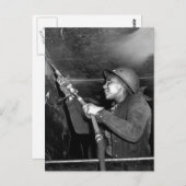 Rosie Riveter Scaling the Slag from Liberty Ship Briefkaart (Voorkant / Achterkant)