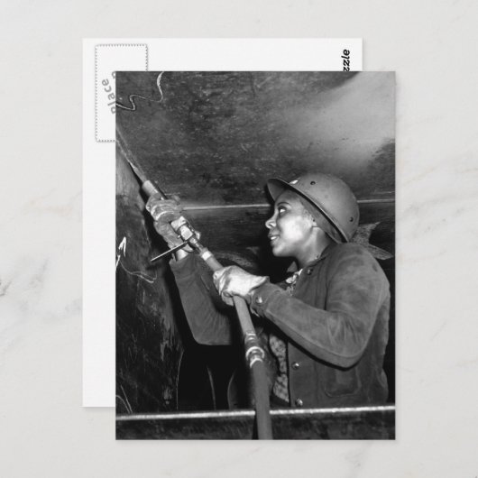 Rosie Riveter Scaling the Slag from Liberty Ship Briefkaart (Voorkant / Achterkant)