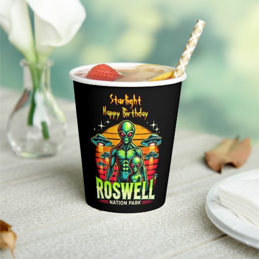 Roswell's Alien Oasis wacht op je! Papieren Bekers (Insitu)