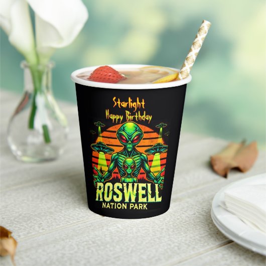 Roswell's Cosmic Getaway wacht op je! Papieren Bekers (Insitu)