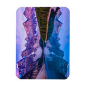 Rosy wolken voor zonsopgang bij het Morainmeer Magneet (Verticaal)