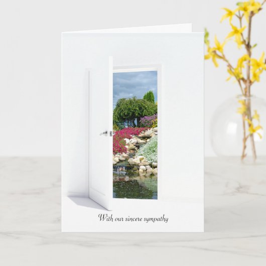 Rotentuin en waterval in open deur kaart (Gele Bloem)