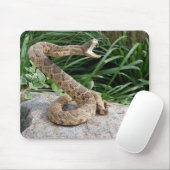 rotsdraak op een rots muismat (Met muis)