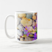 Rotsen met paarse bloemen Waterverf Foto Mok (Links)