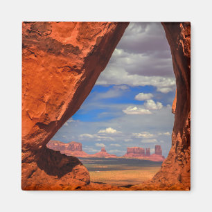 Rotsvenster naar Monument Valley, AZ Magneet