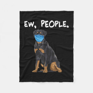 rotte hond met gezichtsmasker fleece deken