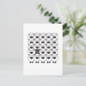 Rottie in de schapen briefkaart (Staand voorkant)