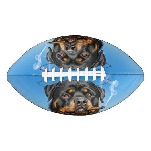 Rottie Maximus houdt van zijn bal (Voorkant)