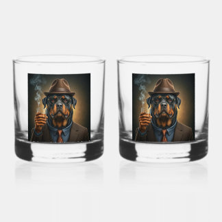 Rottie Maximus met een drankje Whisky Glas