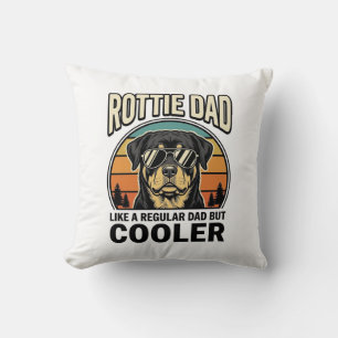 Rottie papa als een gewone papa maar koeler ontwer kussen