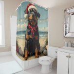 Rottweiler Dog Christmas  Beach Douchegordijn<br><div class="desc">Breng de warmte van de feestdagen naar de kust met dit charmante, op vintages geïnspireerde ontwerp met een feestelijke hond die op een sereen strand zit. Met een klassieke vakantietoets van nostalgische tinten en kustvibes, vangt dit kunstwerk de magie van Kerstmis door het zee. Perfect voor het verspreiden van feestvreugde,...</div>