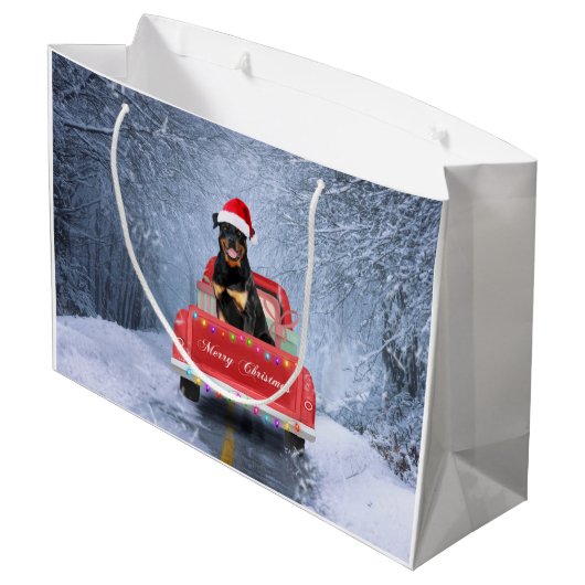 Rottweiler Dog in sneeuw, met kersttruck Groot Cadeauzakje (Achterkant Gekanteld)