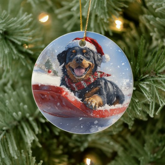 Rottweiler Hond in Sledge Laat het Sneeuw Kerstmis Keramisch Ornament (Boom)