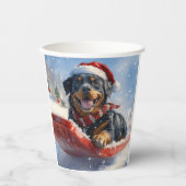 Rottweiler Hond in Sledge Laat het Sneeuw Kerstmis Papieren Bekers (Voorkant)
