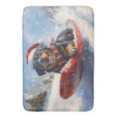 Rottweiler-hond in slee Laat het sneeuwen Kerstmis Badmat (Voorkant Verticaal)