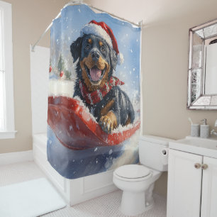 Rottweiler-hond in slee laat het sneeuwen Kerstmis Douchegordijn