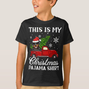Rottweiler Hond Rijden Rode Vrachtwagen met Kerstb T-shirt