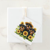 Rottweiler honden omringd door zonnebloemen bedankjes labels (In situ)