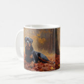 Rottweiler in Herfstbladeren Herfst Inspire Koffiemok (Voorkant links)