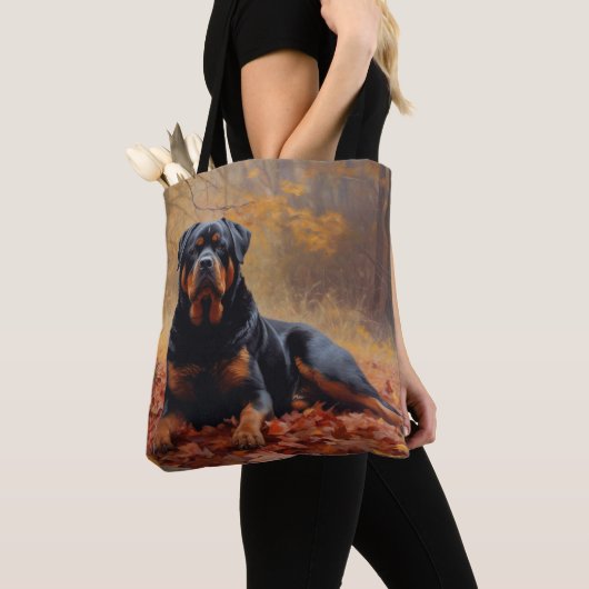 Rottweiler in Herfstbladeren Herfst Inspire Tote Bag (Dichtbij)