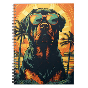 Rottweiler met zonnebril op het strand notitieboek