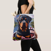 Rottweiler op een peddel: Een Schilderachtig avont Tote Bag (Dichtbij)