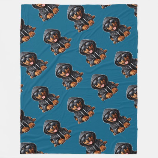 Rottweiler Puppy in capuchontrui Fleece Deken (Voorkant)