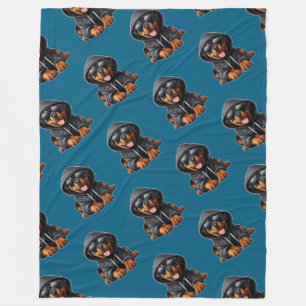 Rottweiler Puppy in Hooded Sweatshirt Fleece Deken