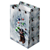 Rottweiler Puppy Kerstmis Medium Cadeauzakje (Voorkant Gekanteld)