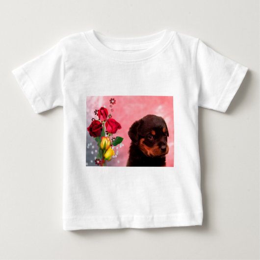 Rottweiler Puppy met Rode en Gele Bloemen (Voorkant)