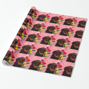 Rottweiler Puppy met Rode en Gele Bloemen Cadeaupapier