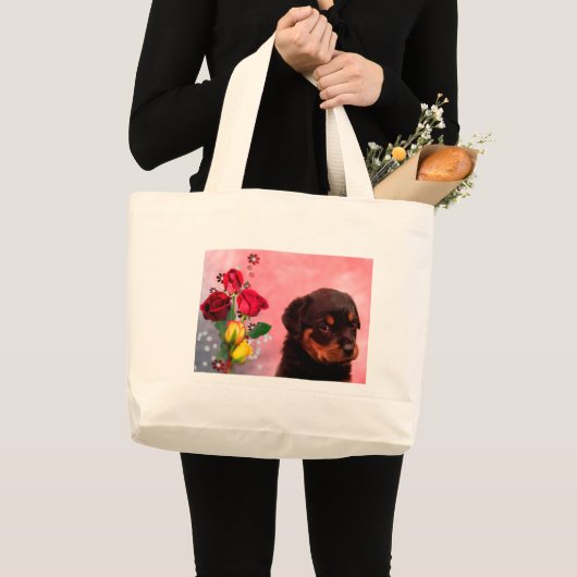 Rottweiler Puppy met Rode en Gele Bloemen Grote Tote Bag (Voorkant (product))