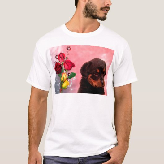 Rottweiler Puppy met Rode en Gele Bloemen T-shirt (Voorkant)