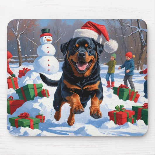 Rottweiler Rent in de Sneeuw met Kerstmuts Muismat (Voorkant)