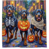 Rottweiler Trick-or-Treating In Halloween Costumes Douchegordijn (Voorkant)