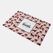 Rottweilers Draaien Dog l Monogram Achternaam Deurmat (Schuin)