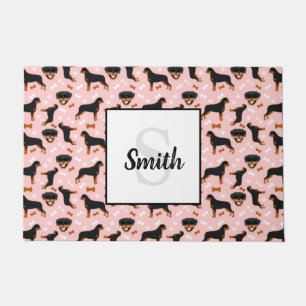 Rottweilers Draaien Dog l Monogram Achternaam Deurmat