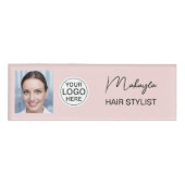 Rouge Roze Script Logo Foto Kapper Naambadge (Voorkant)