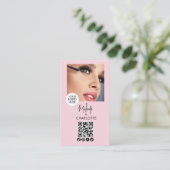 Rouge Roze Script Logo QR Code Foto Make-up Visitekaartje (Staand voorkant)
