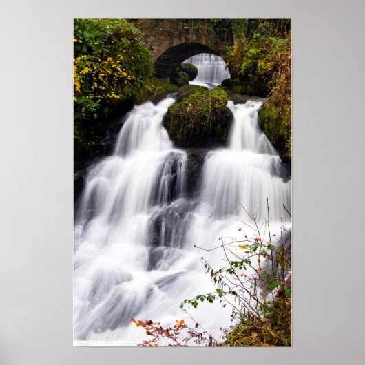 Rouken Glen waterfall, Glasgow, Schotland Poster (Voorkant)