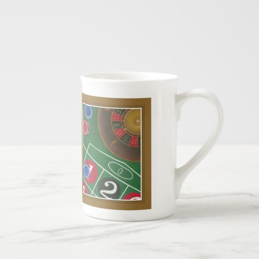 Roulette-tabel met chips en wiel porselein kop (Rechts)