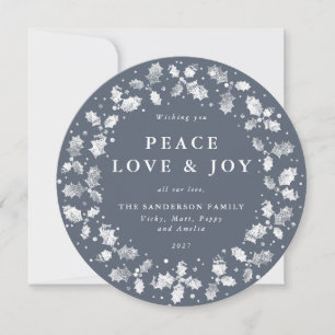 Round Blue-Grey Holly WreatPeace Love + Joy Feestdagenkaart