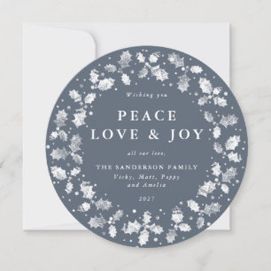 Round Blue-Grey Holly WreatPeace Love + Joy Feestdagenkaart