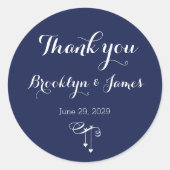 Round Navy Blue Wedding Stickers With White Hearts (Voorkant)