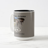 Route 66 Oatman Arizona Burros on the Street Tweekleurige Koffiemok (Voorkant links)