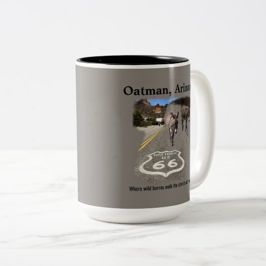 Route 66 Oatman Arizona Burros on the Street Tweekleurige Koffiemok (Voorkant rechts)