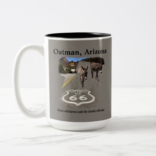Route 66 Oatman Arizona Burros on the Street Tweekleurige Koffiemok (Links)