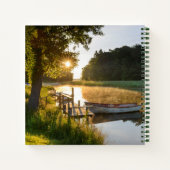 Rowboot Moored bij Lake Notitieboek (Achterkant)