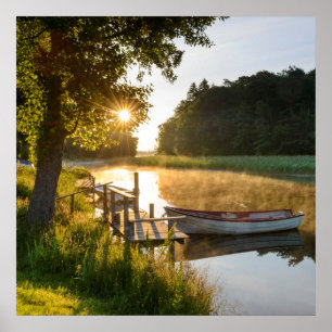 Rowboot Moored bij Lake Poster