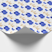 Royal Blauwe Bloemen en Gouden Kronen Cadeaupapier (Hoek)
